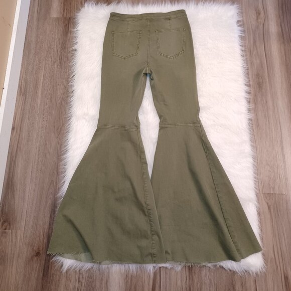 We the free. Women's size 29. Just Float On Flare. Army Green. - Picture 7 of 7